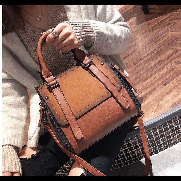 Women’s European Style Crossbody handbag - Picture 3 of 12